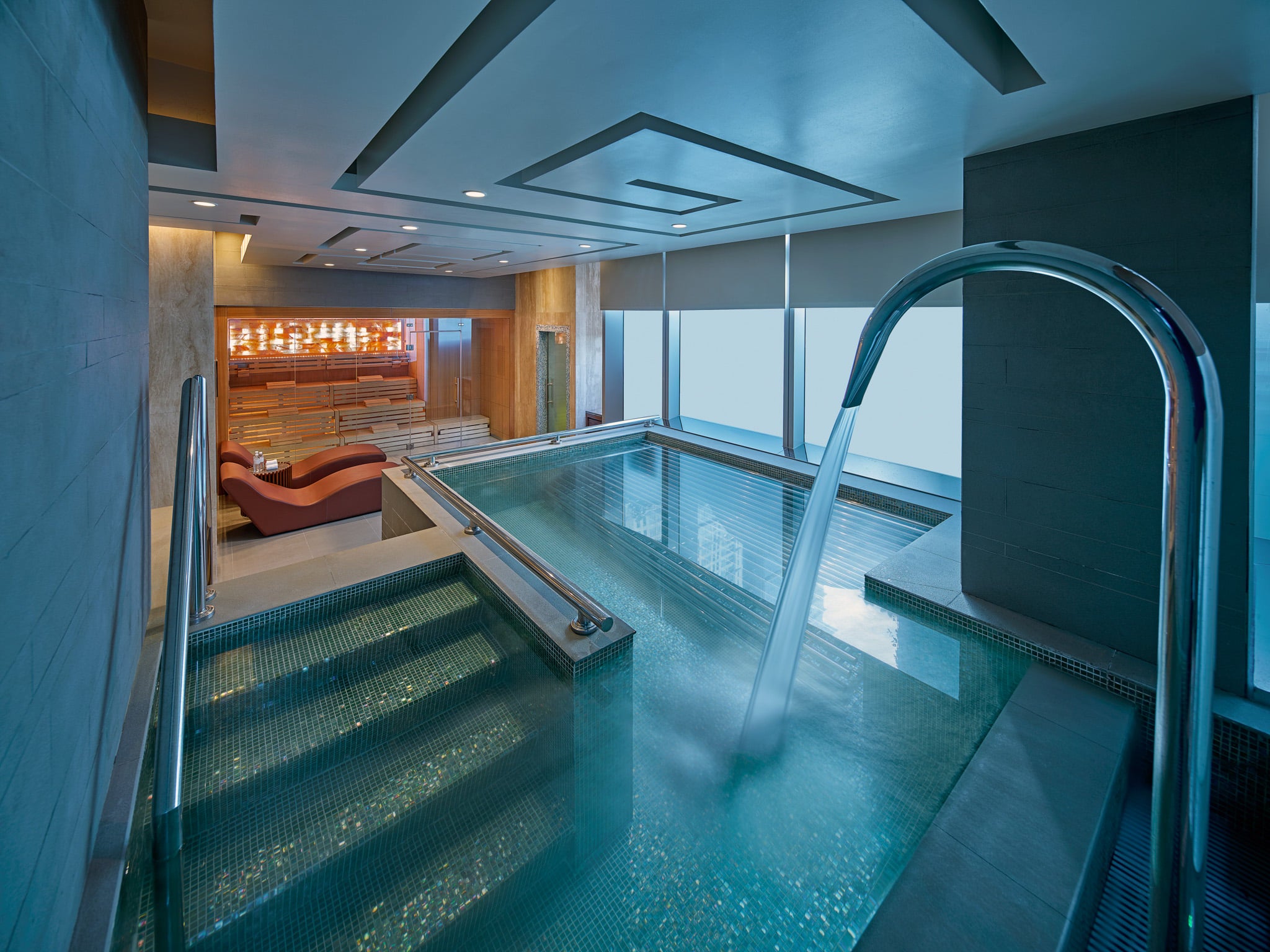 Grand Hyatt Manila's jacuzzi and sauna