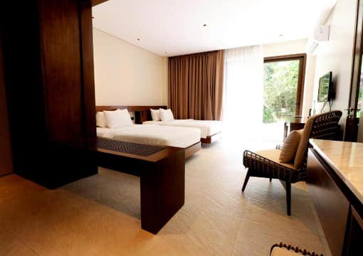 Incredible 5-Day Bohol Island Tour Package to Amorita Resort