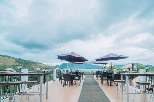 Low-Cost 5-Day Palawan Island Package at Skylodge Resort in Coron Town with Island Hopping Tour