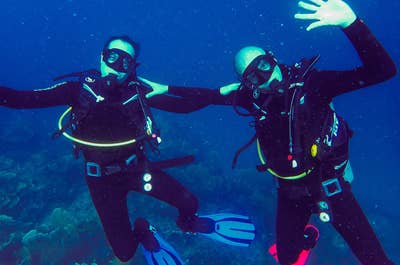 巴拉望科隆岛的 Skylodge Resort Dive Shop 开放水域潜水