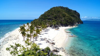 Witness the secluded white-sand beaches of Islas de Gigantes