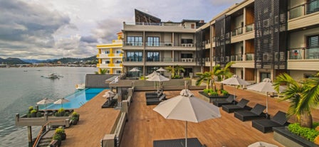 Two Seasons Coron Bayside outdoor pool area