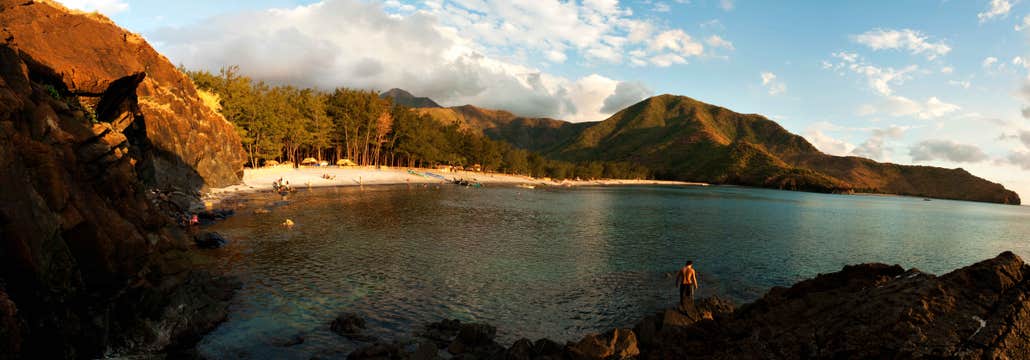 Private Island Hopping Tour to Anawangin Cove in Zambales Province