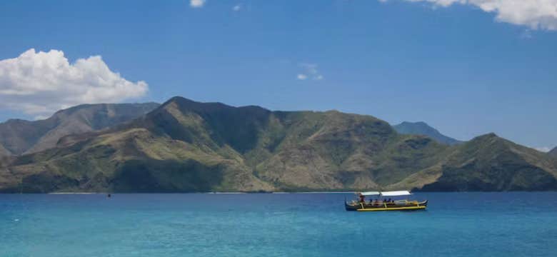 Private Zambales Nagsasa Cove Tour Package with Capones Island