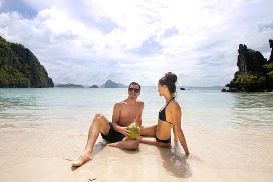 Picturesque 4-Day El Nido Town Tour Package at The Funny Lion Hotel on Palawan Island
