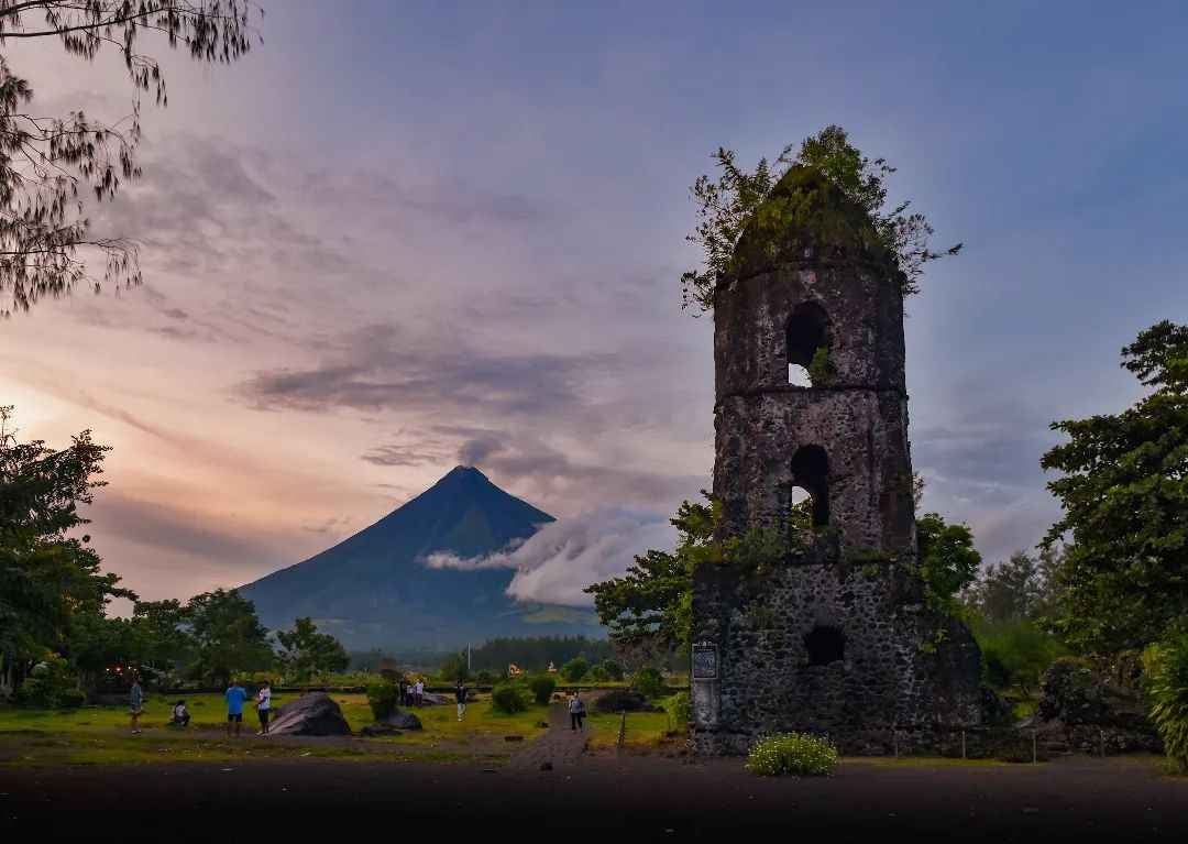 Exciting 3-Day Bicol Region Nature & Heritage Tour Package from Manila City - day 1