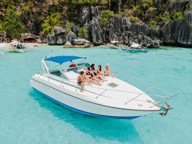 Coron Island Hopping Tour via Private Yacht with Lunch & Transfers | Kayangan & Barracuda Lakes