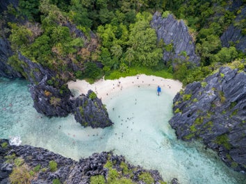 Amazing 15-Day Adventure & Whale Shark Watching Package to the Best Islands in the Philippines - day 3