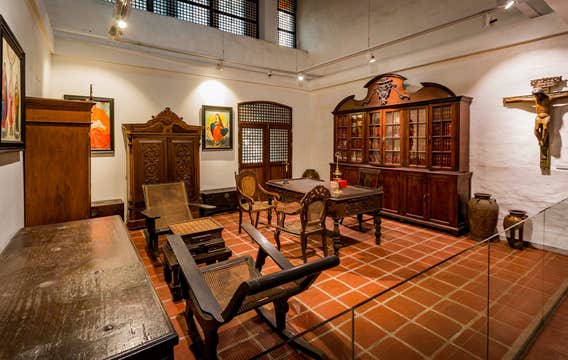 Private Manila City Tour to Historic Churches & Cultural Attractions with Carriage Ride