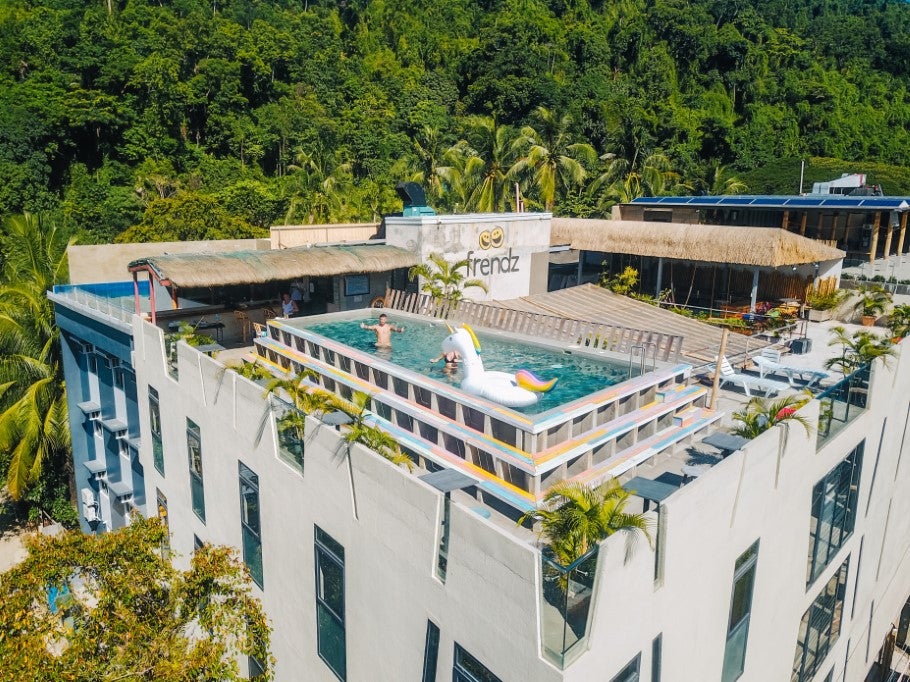 Frendz Hostel El Nido's rooftop pool