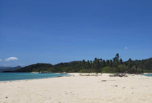 Private Palawan Island Hopping Tour to Sibaltan & Linapacan from El Nido Town with Lunch