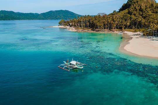 Private Palawan Island Hopping Tour to Sibaltan & Linapacan from El Nido Town with Lunch