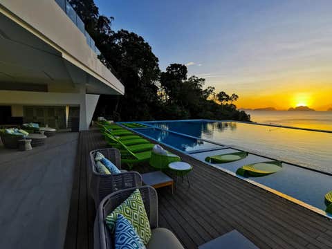 Relaxing 4-Day El Nido Town Tour Package at Lime Resort on Palawan Island