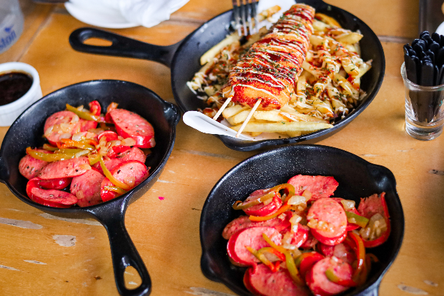 Poblacion Makati Roofdeck Hopping with Snacks, Cocktails & Sit Down Activities