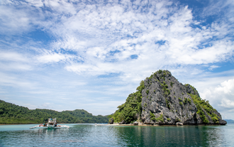 El Nido Island Hopping Tour with Lunch, Beer & Live DJ Set | Cadlao Lagoon, Paradise Beach