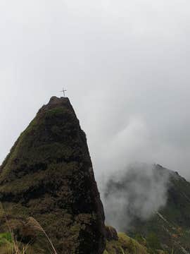 Day Hike to Mt. Tenglawan in Benguet Province from Manila City with Climb Certificate
