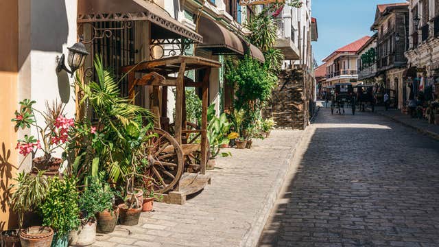 Vigan Ilocos Sur 3-Hr Photoshoot at Villa Angela Heritage House
