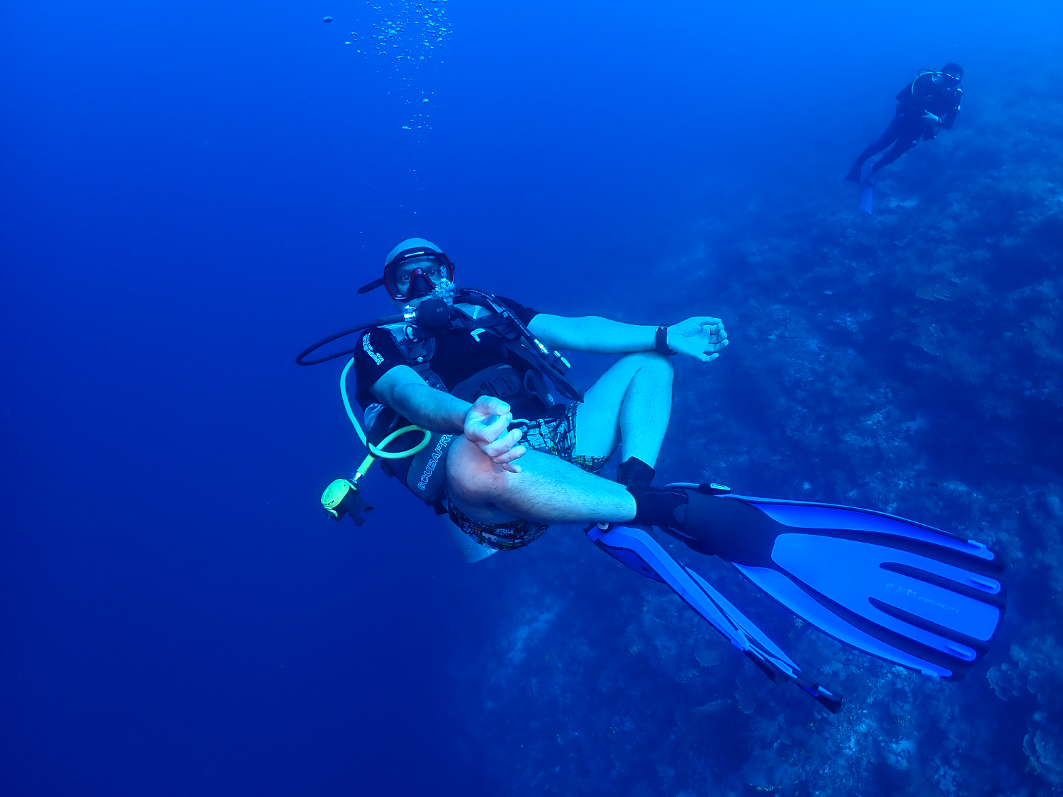 Cebu Bantayan Island 3-Hour Discover Scuba Diving with Divemaster Assistance, Gear & Boat Transfers