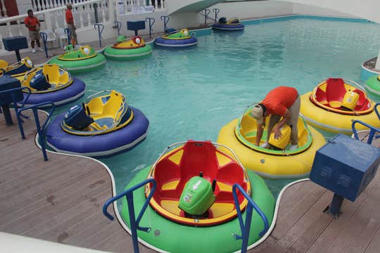 Cebu Anjo World Theme Park Day Adventure Pass with Unlimited Access to All Rides & Funtastic Arena