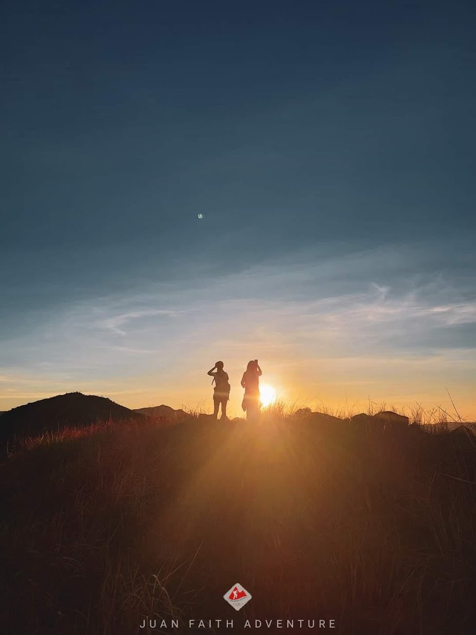 The scenic spots highlighted in this Mt. Mariglem tour itinerary include ridge views and river crossings.