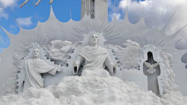 Iloilo Province Tour to Garin Farm, Molo and Miag-ao Churches & Esplanade Baywalk