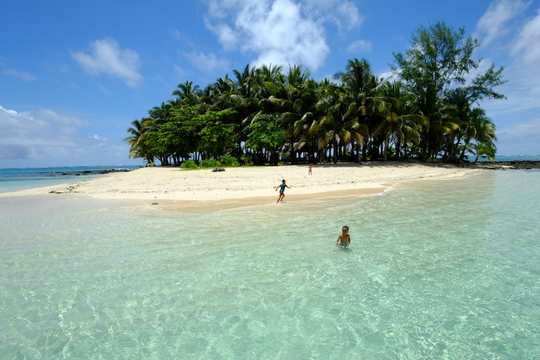 Private Siargao Island Hopping Tour with Transfers