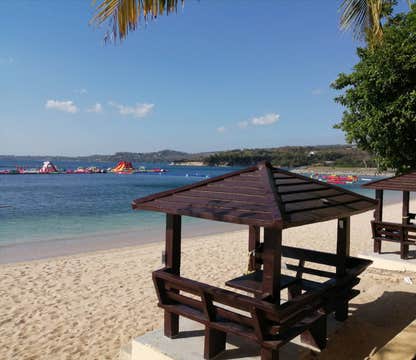 Day Tour to Canyon Cove Hotel & Spa in Batangas Province