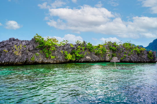 Private Coron Island Hopping Tour with Lunch, Snack & Transfers