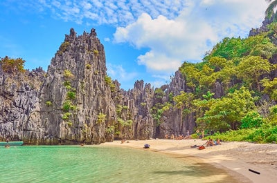 Boat ride in between big lagoons in El Nido, Palawan