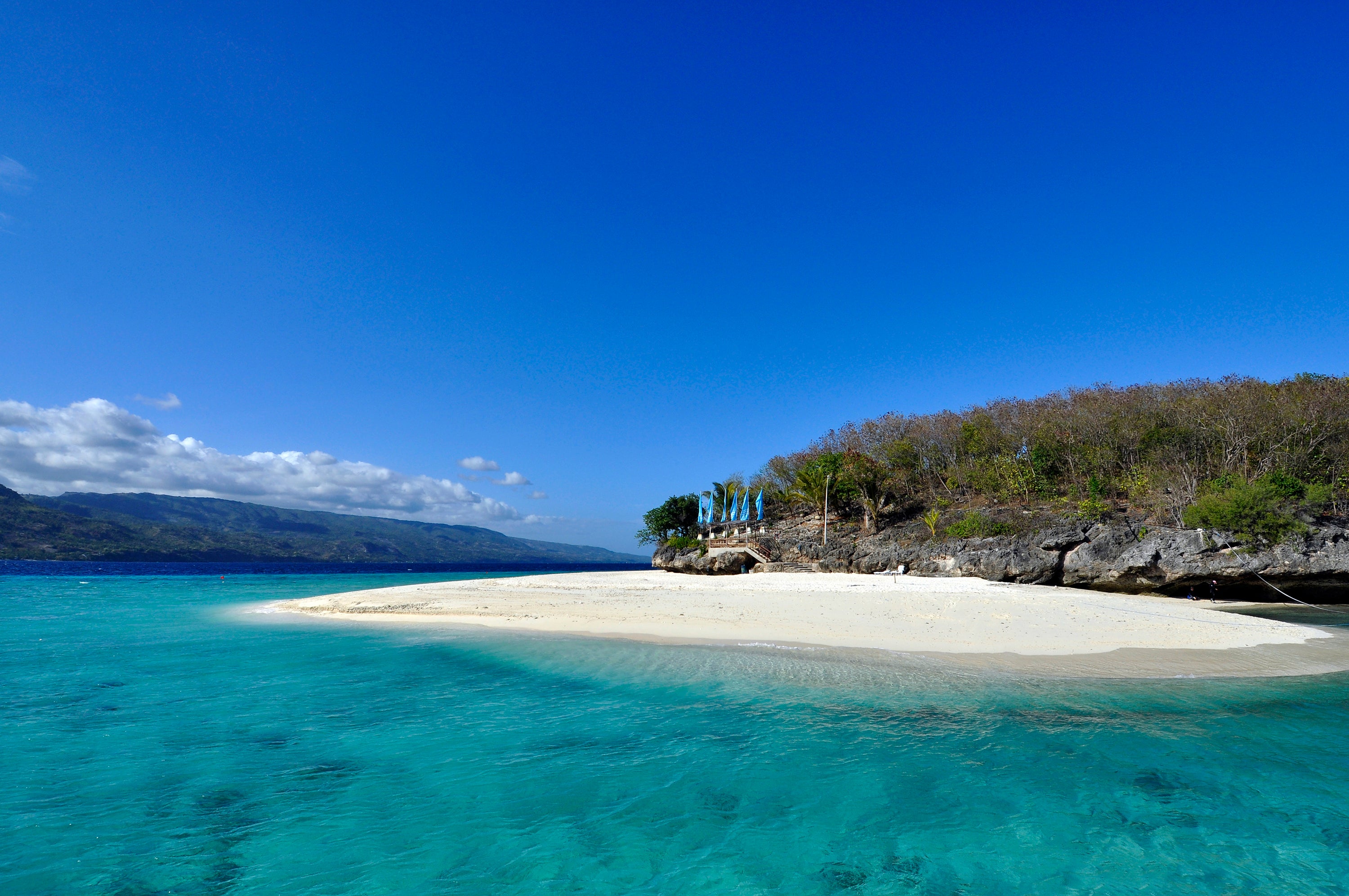 Relax on Sumilon Island’s soft white sand and take in the view of its crystal-clear waters during this tour.