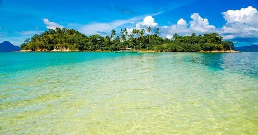 Snake Island in El Nido town on Palawan