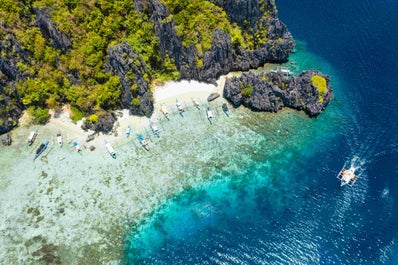 Avail a floating breakfast at Karuna El Nido Villas