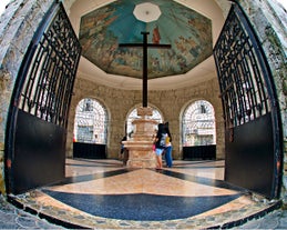 Discover Magellan’s Cross, a historic landmark featured in your Cebu tour package.