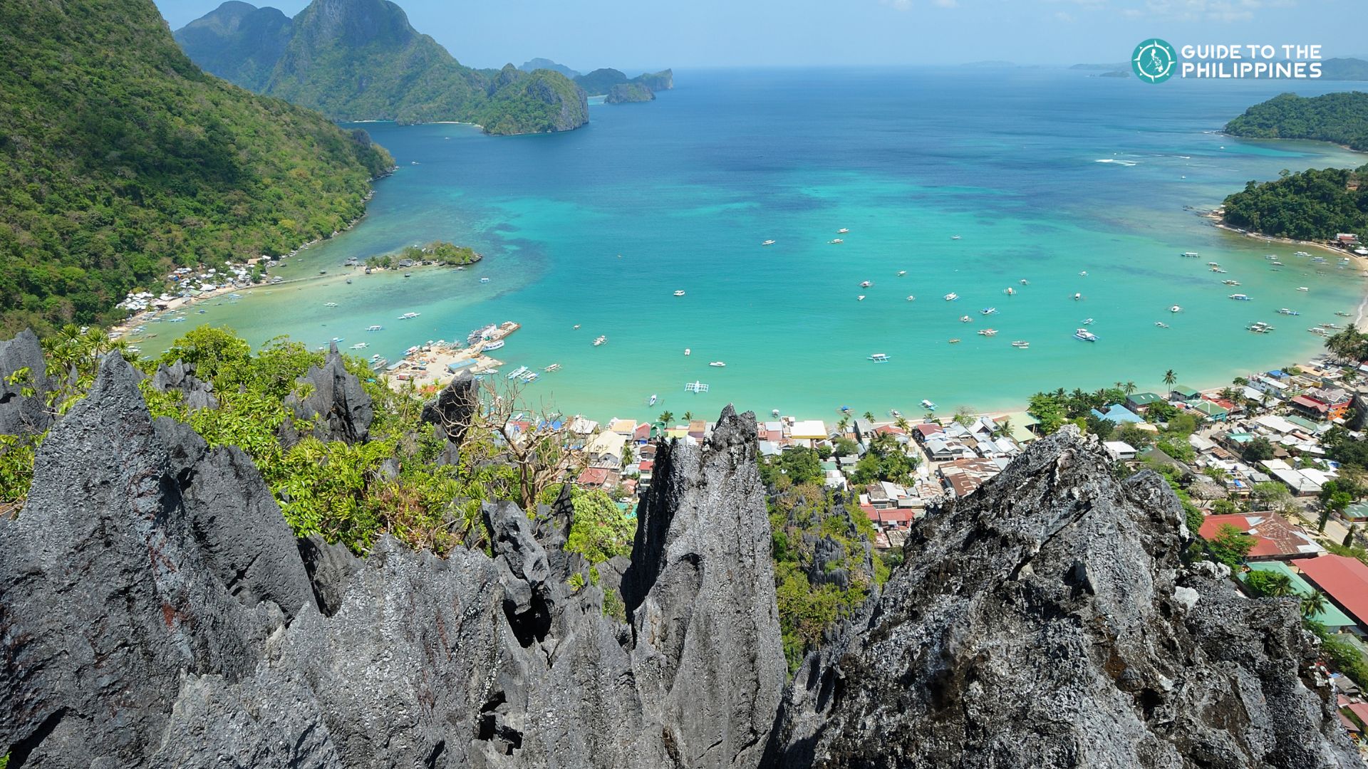 Panoramic view of El Nido town from the viewing deck on Taraw Cliff.