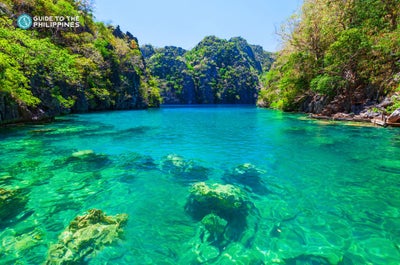 Go on a Coron island hopping tour in Palawan