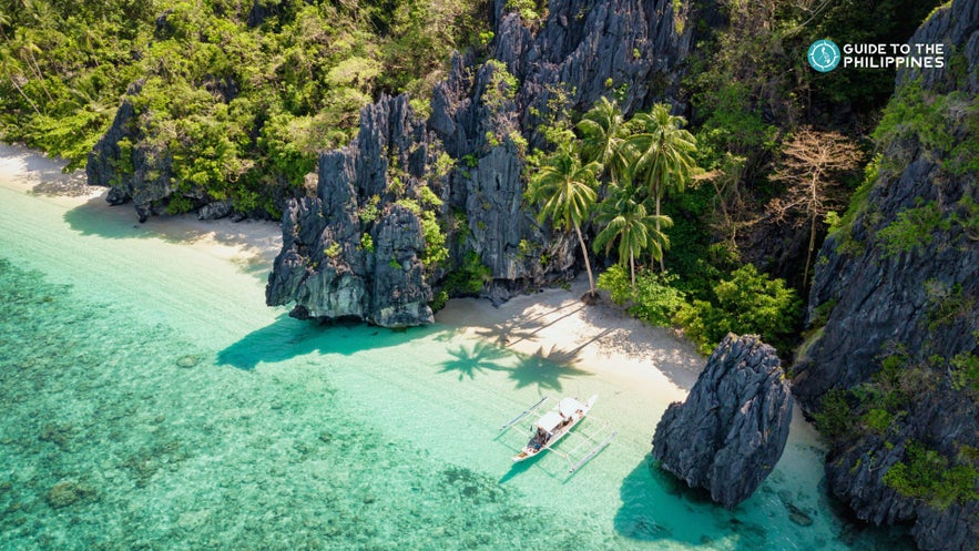 Entalula Island in the town of El Nido, Palawan Entalula Island in the town of El Nido, Palawan