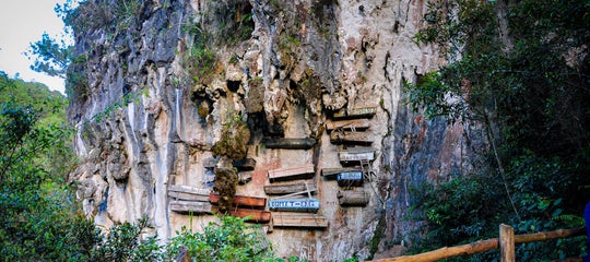 sagada hanging coffins.jpg
