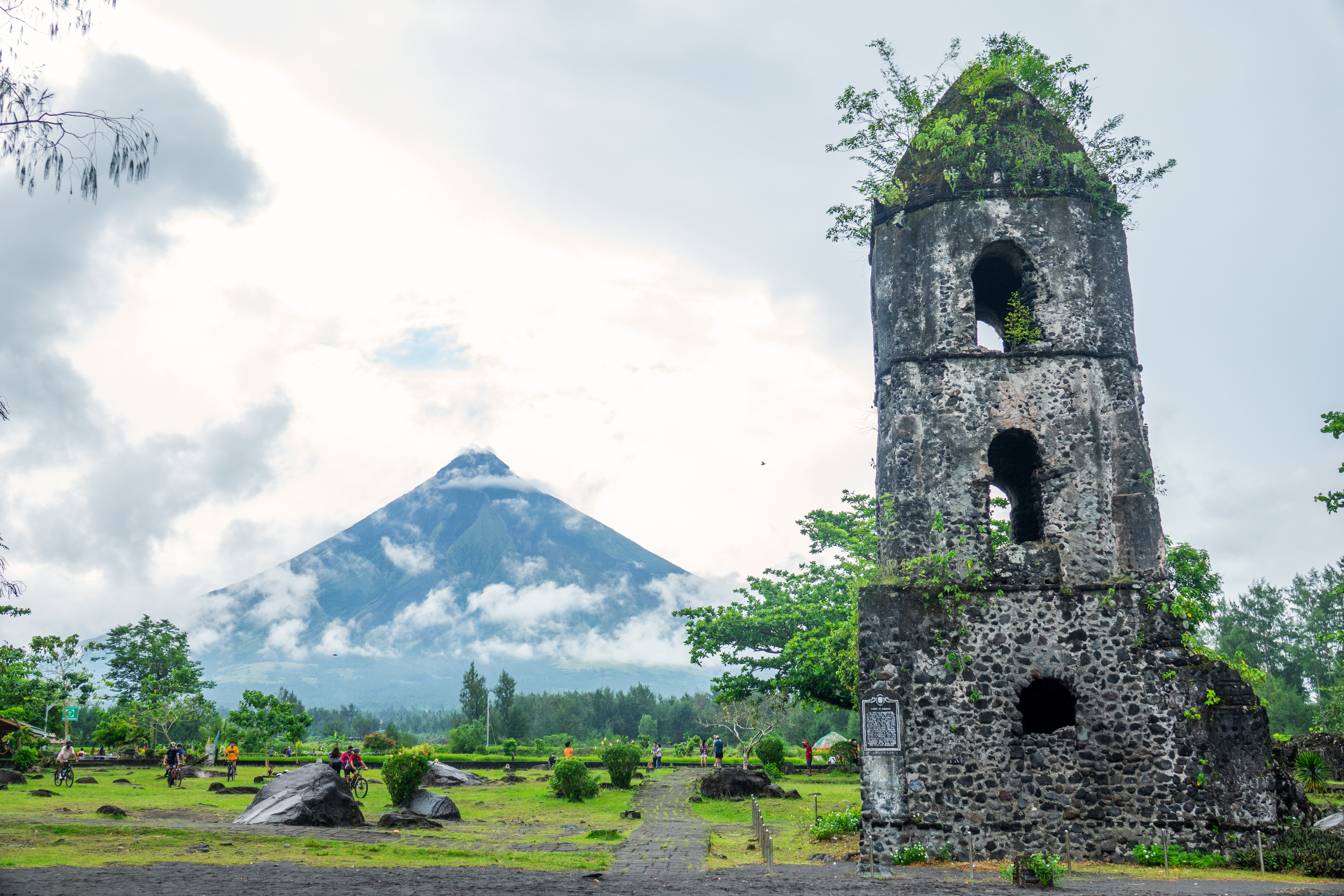 Cagsawa Ruins with a breathtaking view of Mayon Volcano that you can see during this tour in Albay Province
