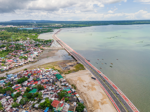 Private Tour of Cagsawa Ruins, Daraga Church & Sumlang Lake from Legazpi City with Meal