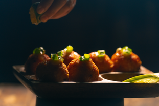 Big Bad Thai Restaurant’s version of Khao Tod, served fresh in this 3-course dining experience at El Nido town, with its trademark crunch and bold curry flavor