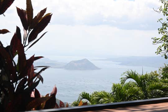 6-Course Fine Dining at Sinta Restaurant in Tagaytay City