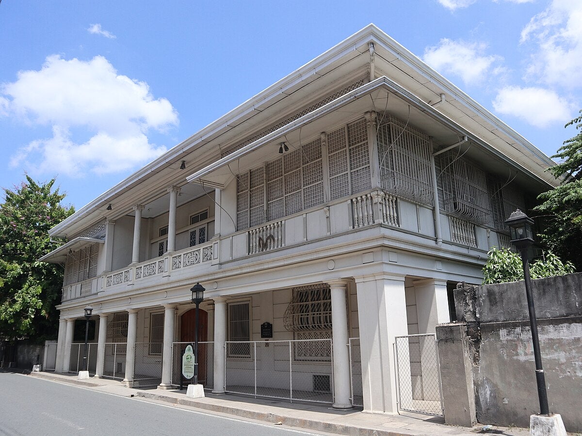 This day tour in Pampanga Province includes a scenic kalesa journey with a view of the historic Hizon House.
