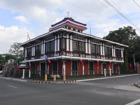 Angeles City Cultural Walking Tour in Pampanga Province with Guide & Transfers