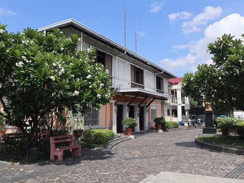 Angeles City Cultural Walking Tour in Pampanga Province with Guide & Transfers