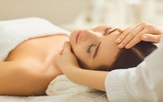 Enjoy a relaxing massage with this Tagaytay City tour package at Quest Hotel