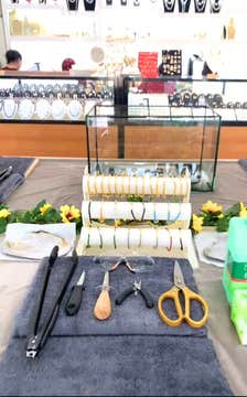 Private Pearl Jewelry Making Activity in Puerto Princesa City on Palawan Island with Hotel Transfers