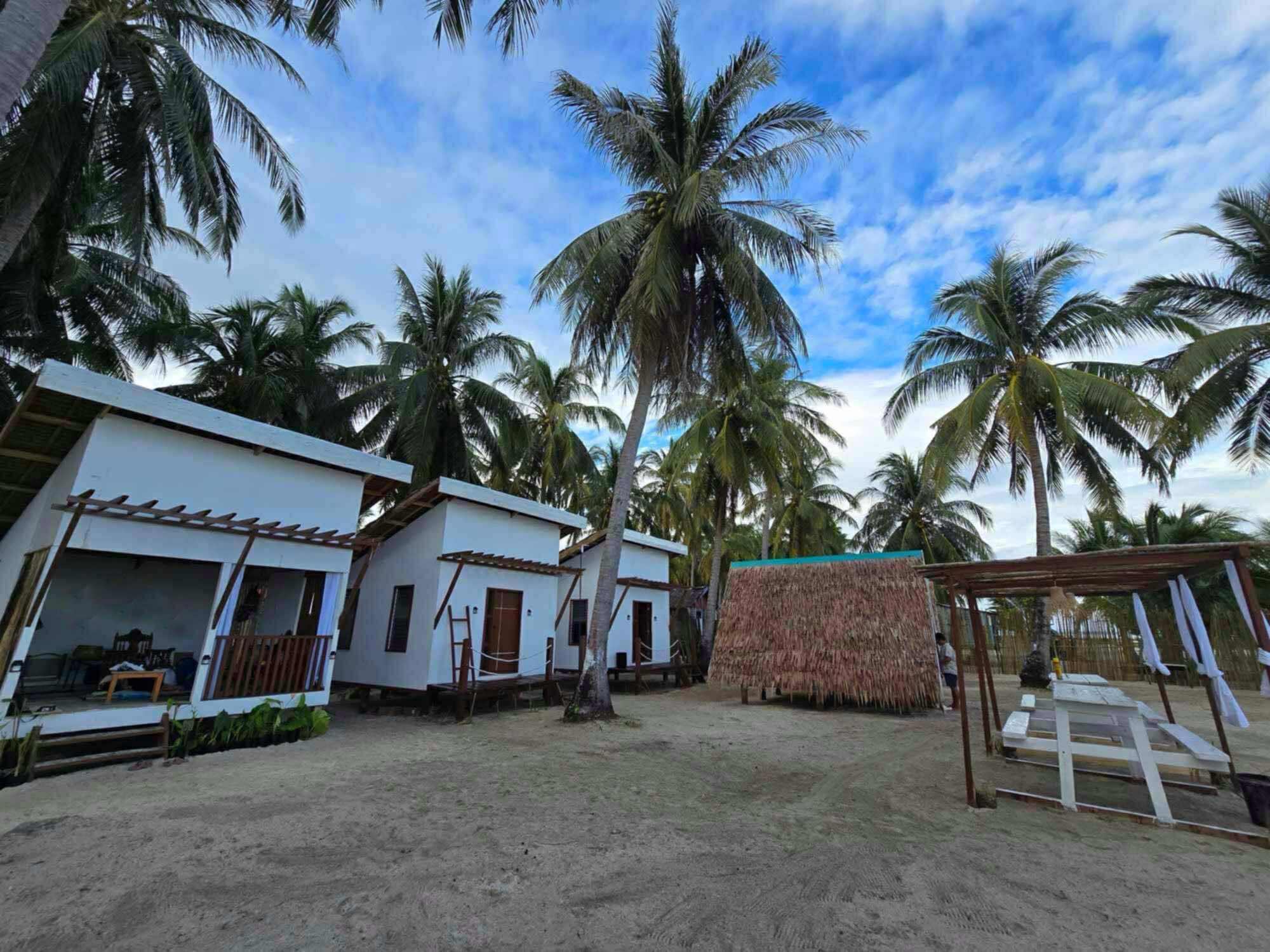 I love Palawan sign on a couple swing