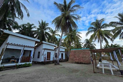 I love Palawan sign on a couple swing