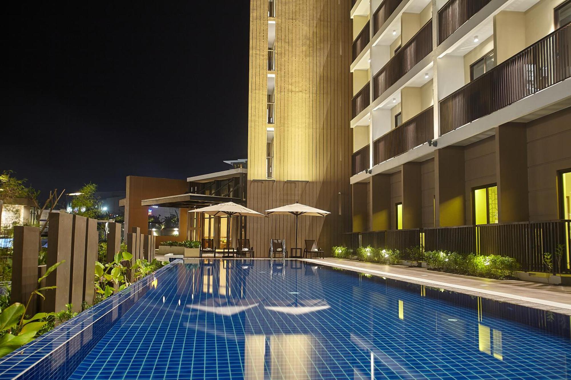 A view of the swimming pool of Quest Hotel in Tagaytay City.