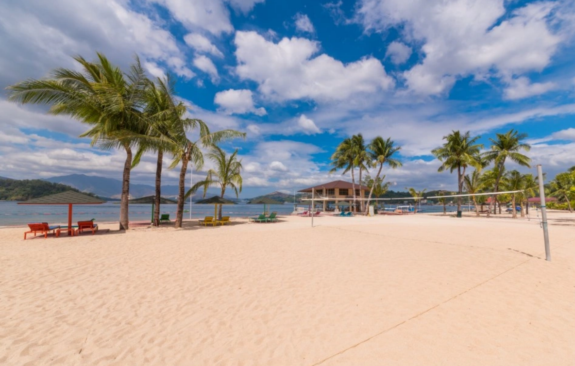 Go and have fun at Whiterock Beach Hotel & Waterpark